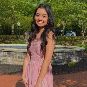 Meet your Posher, Lauren